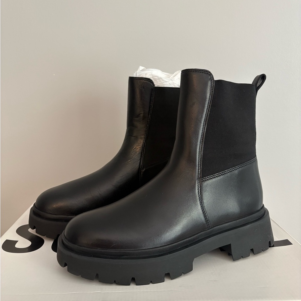 Schutz Black Leather Ankle Boots